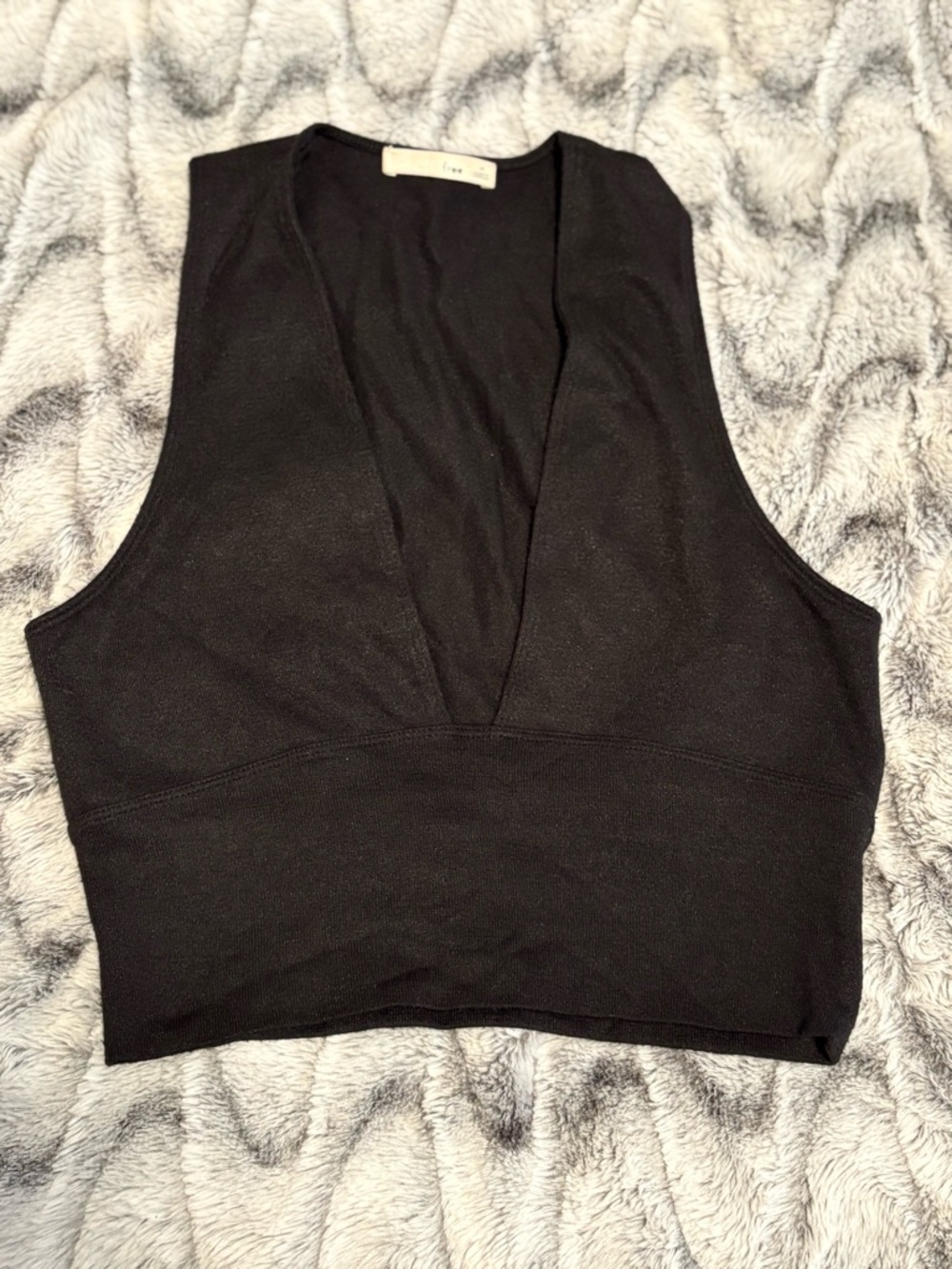 Wilfred Black Deep V Cropped Tank